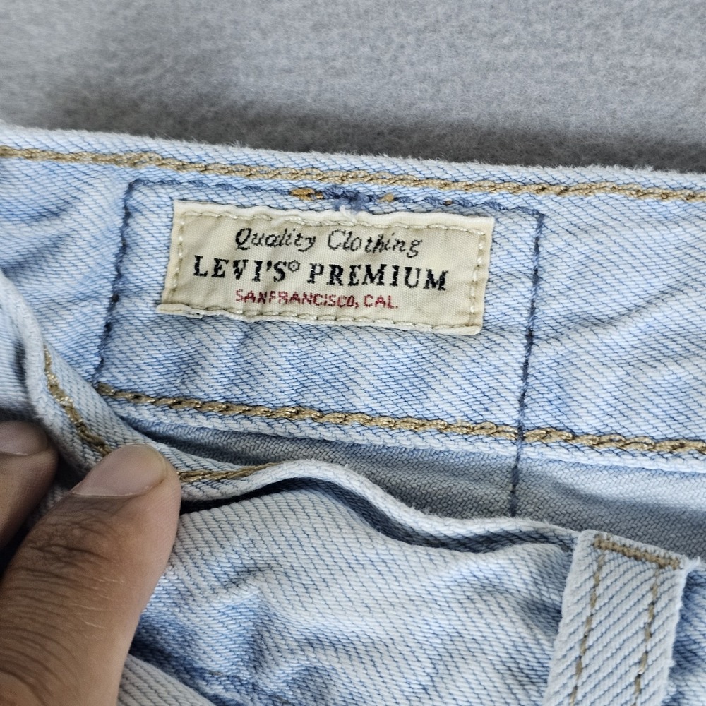 Levis Premium Baggy Dad Jeans Womens 25x30 Blue Light Wash Denim - Picture 3 of 16